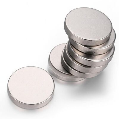 Kalite Nikel Kaplamalı Neodimyum Disk Mıknatıslar 5mm Kalınlık Manyetik Diskler Manyetik Kilitler için Mükemmel Manyetik Ekranlar ve Araçlar Fabrika
