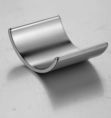 satın al 4MM X 2MM N42 Silindir Neodimyum Ark Mıknatısları Güçlü Siyah Epoksi Kaplı online manufacture