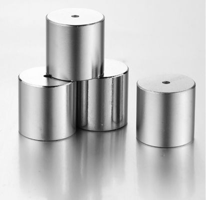 Large 0.3mm 0.8mm Cylindrical Rare Earth Magnets , Large N52 Neodymium Magnets
